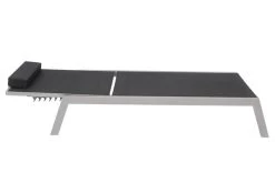 VILLANA 2er-Set Sonnenliegen, Silber/schwarz, Alu/Textil, 198x66x32cm, Mit Beistelltisch 45x45cm -Gartenmöbel Geschäft 13 13886.jpg