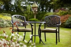 HARTMAN Amalfi Bistro-Set, Bronze, Alu-Guss, Ø62cm, 2 Sessel Inkl. Wendekissen