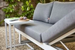 SIENA GARDEN Avenia Dining-Bank/Liege, Matt Weiß-grau/stone Grey, Aluminium, 73x195x70 Cm, Inkl. Sitz-und Rückenkissen -Gartenmöbel Geschäft 21999 3.jpg