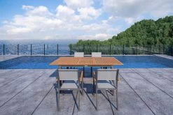 VILLANA Esstischgarnitur, Anthrazit/grau, Alu/ FSC-Akazienholz, Ausziehtisch 150/200 Cm, 4 Stapelstühle 27 VILLANA Esstischgarnitur, Anthrazit/grau, Alu/ FSC-Akazienholz, Ausziehtisch 150/200 Cm, 4 Stapelstühle -Gartenmöbel Geschäft 23909 CGI 03.jpg