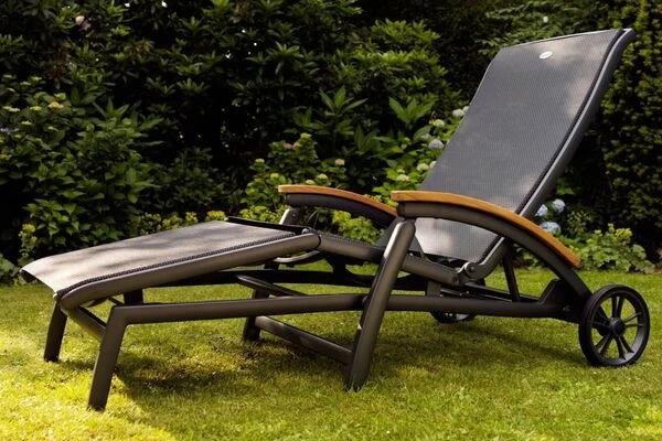 HARTMAN Da Vinci Gartenliege, Xerix/anthrazit, Alu/Textilene, 170 X 82 X 30 Cm, Mit FSC-Teak-Armlehnen 5 HARTMAN Da Vinci Gartenliege, Xerix/anthrazit, Alu/Textilene, 170 X 82 X 30 Cm, Mit FSC-Teak-Armlehnen – Bild 3