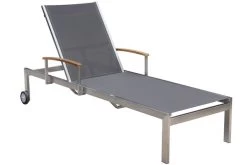 OUTFLEXX Sonnenliegen-Set, Taupe, Edelstahl/FSC-Teak, 195,5x74x35cm, Mit Armlehnen, Inkl. Beistelltisch 45x45cm 16 OUTFLEXX Sonnenliegen-Set, Taupe, Edelstahl/FSC-Teak, 195,5x74x35cm, Mit Armlehnen, Inkl. Beistelltisch 45x45cm -Gartenmöbel Geschäft 3 16547.jpg