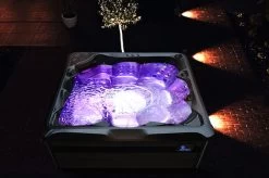 Outtech Steel Art Taurus Whirlpool, Grau/schwarz, 214x214x93 Cm / 1000L, 6 Pers., LED Corner Light, LCD Balboa Anzeige, WIFI READY -Gartenmöbel Geschäft 3 21289.jpg