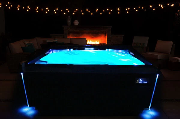 Outtech Steel Art Cetus Whirlpool, Grau/schwarz, 228x214x93 Cm / 1000L, 4 Pers., LED Corner Light, LCD Balboa Anzeige, WIFI READY 8 Outtech Steel Art Cetus Whirlpool, Grau/schwarz, 228x214x93 Cm / 1000L, 4 Pers., LED Corner Light, LCD Balboa Anzeige, WIFI READY – Bild 6